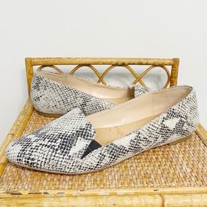 dr. scholl’s | snake print require point flats grey black 7.5